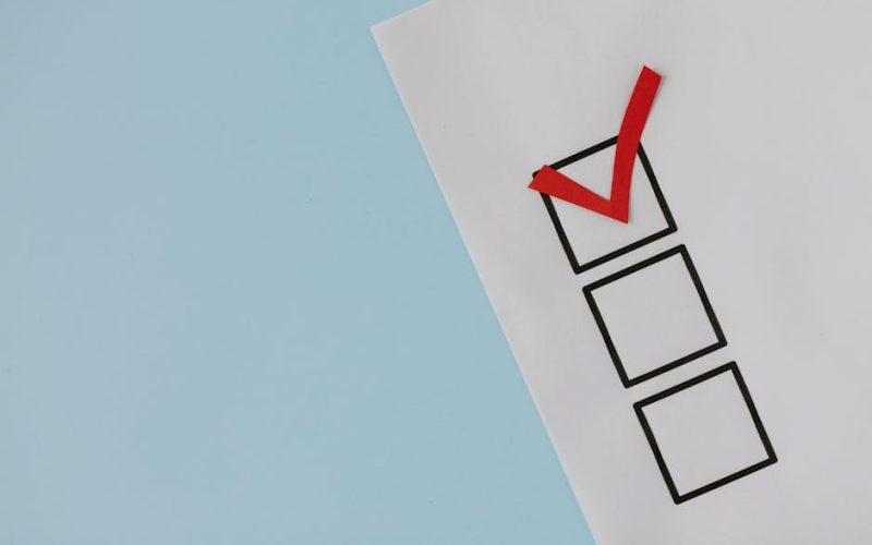 Garanta a Segurança da Sua Propriedade: Checklist Essencial de Manutenção de Cercas Rurais e Mangueiras Antes da Estação de Chuvas!